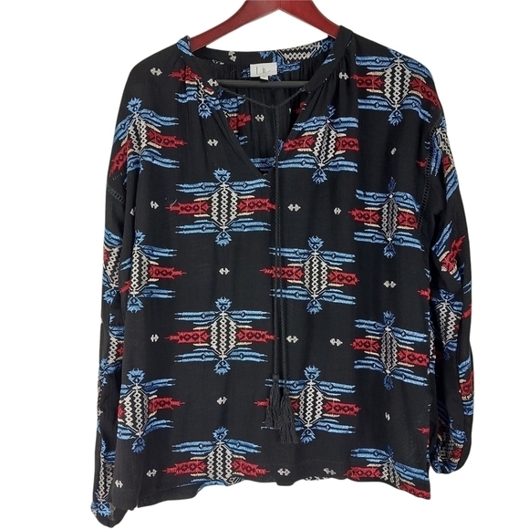 Liv Los Angeles Tops - LIV Los Angeles Women's Black Aztec Tribal Long Sleeve V‎ Neck Tunic Top Size S